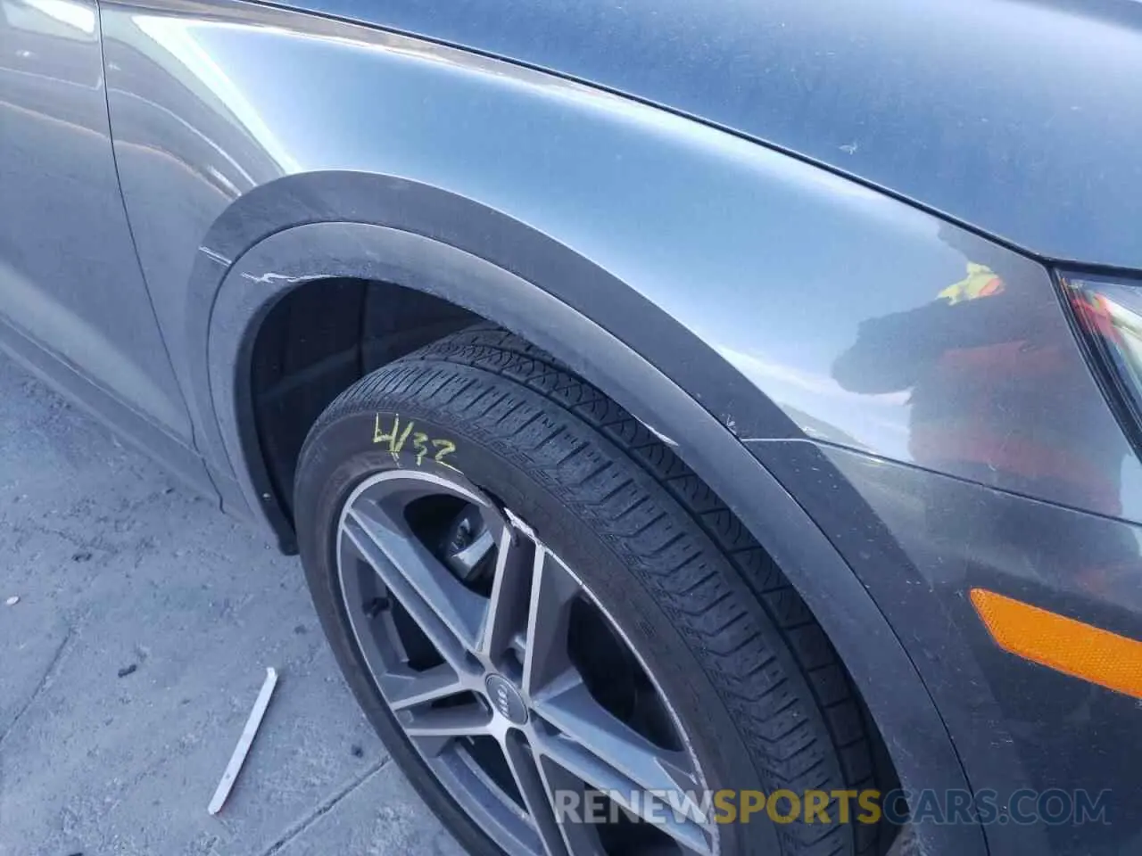 9 Photograph of a damaged car WA1B4AFY0L2044521 AUDI SQ5 2020