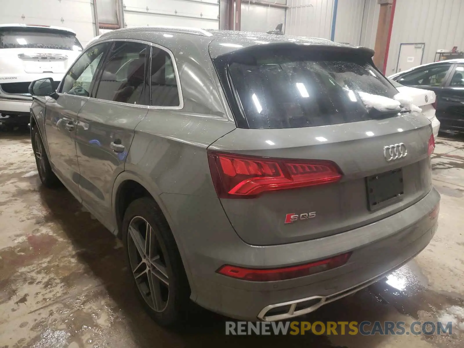 3 Photograph of a damaged car WA1B4AFY2L2030281 AUDI SQ5 2020