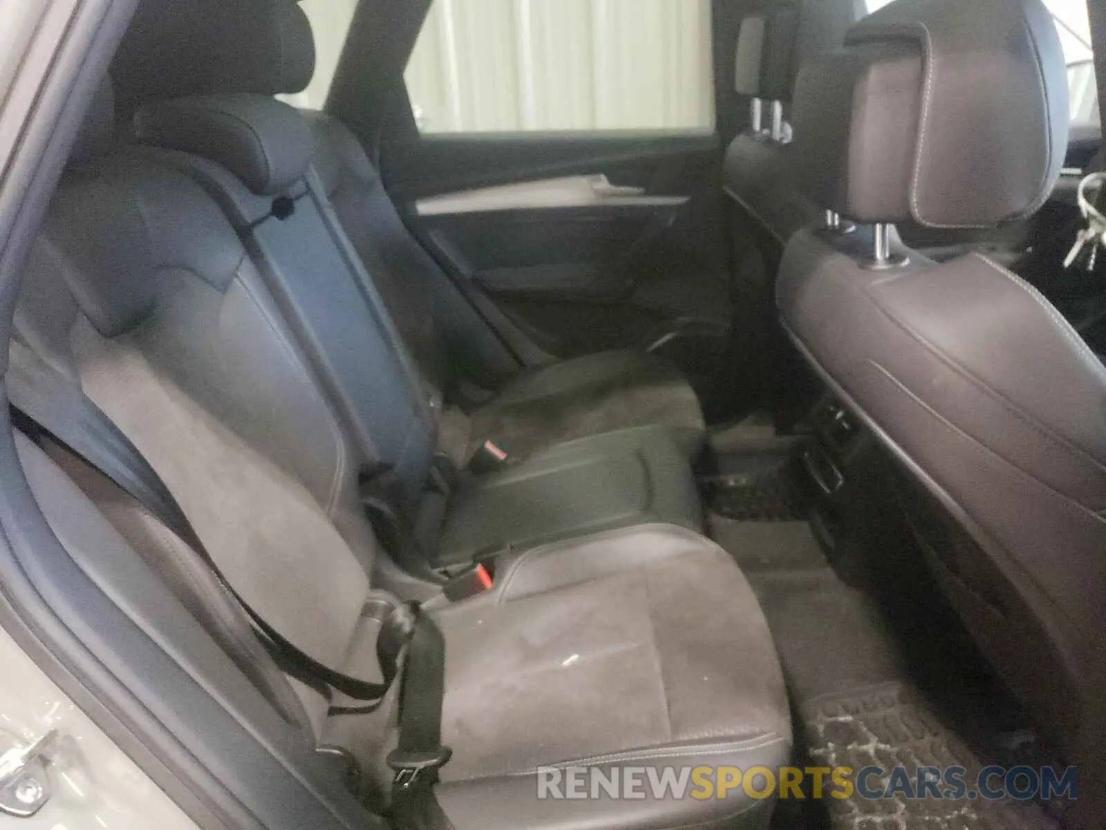 6 Photograph of a damaged car WA1B4AFY2L2030281 AUDI SQ5 2020