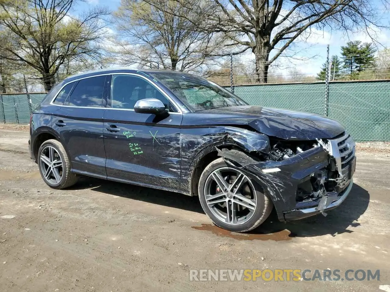 4 Photograph of a damaged car WA1B4AFY3L2016244 AUDI SQ5 2020