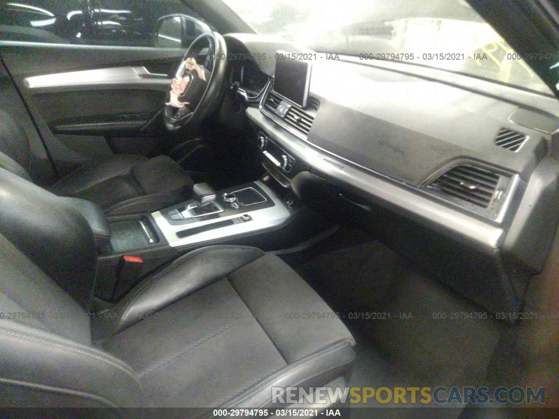5 Photograph of a damaged car WA1B4AFYXL2010795 AUDI SQ5 2020