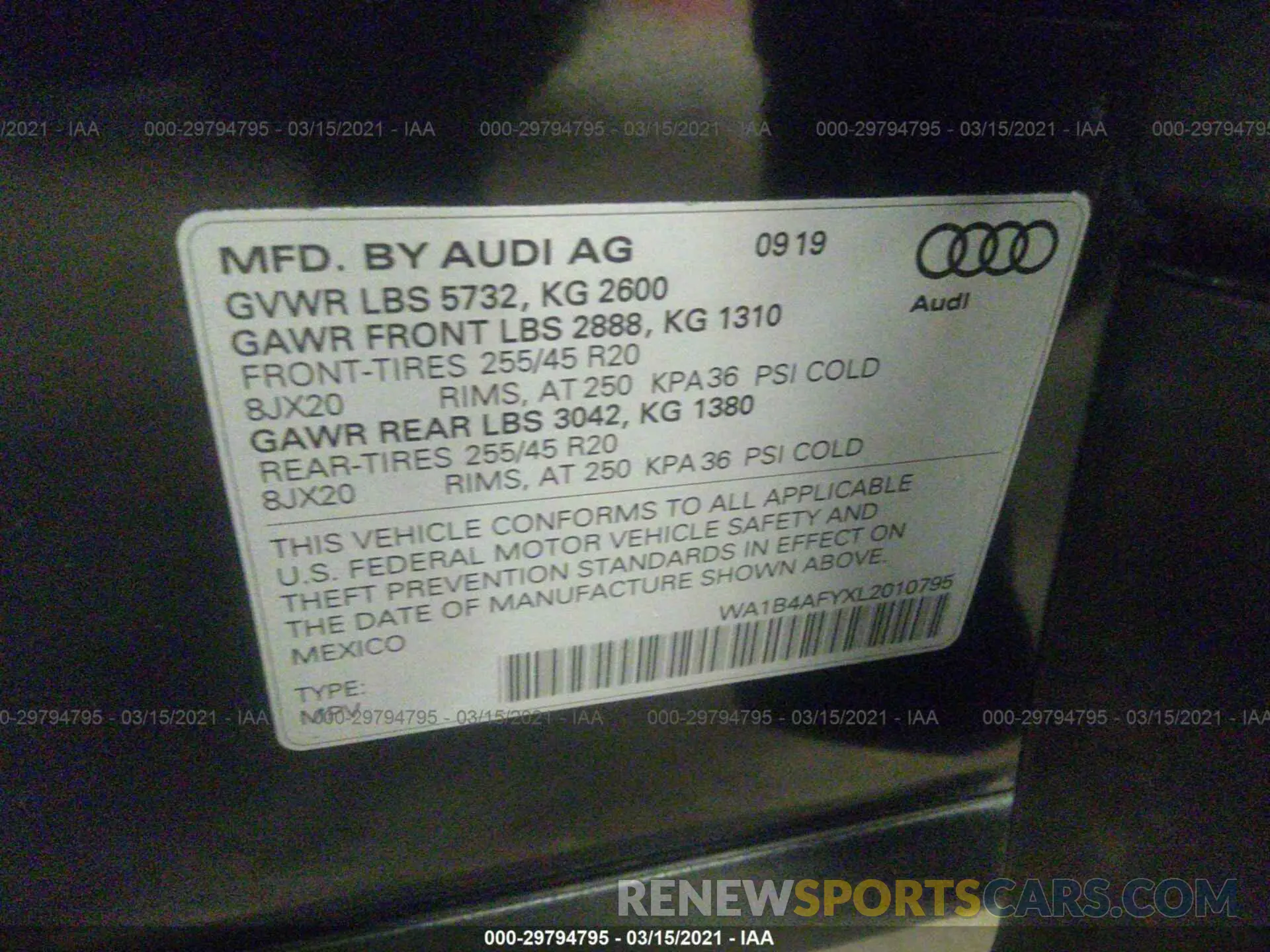 9 Photograph of a damaged car WA1B4AFYXL2010795 AUDI SQ5 2020