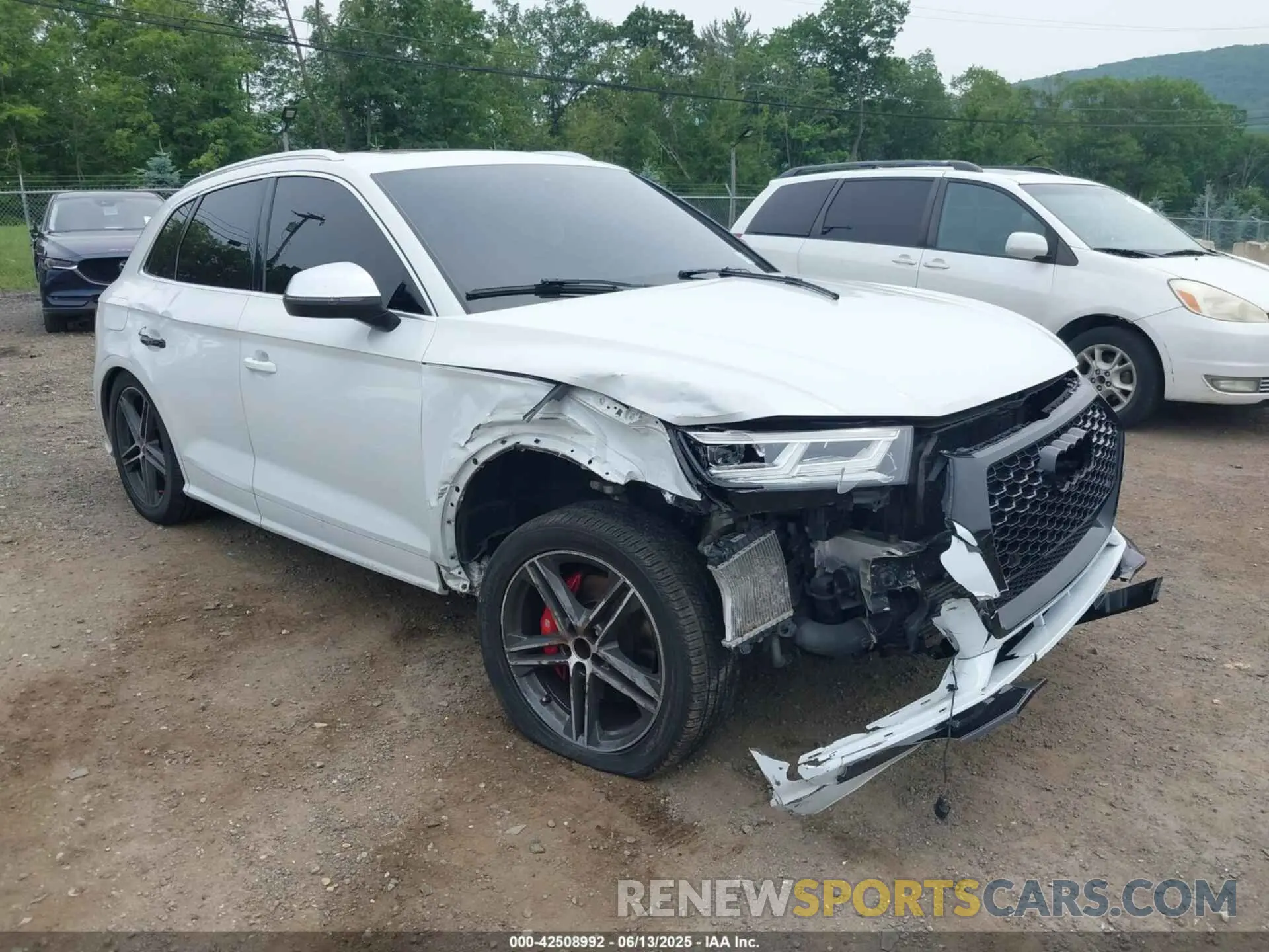 1 Photograph of a damaged car WA1B4AFYXL2075632 AUDI SQ5 2020