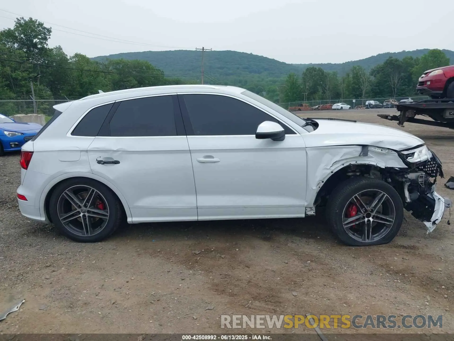 13 Photograph of a damaged car WA1B4AFYXL2075632 AUDI SQ5 2020