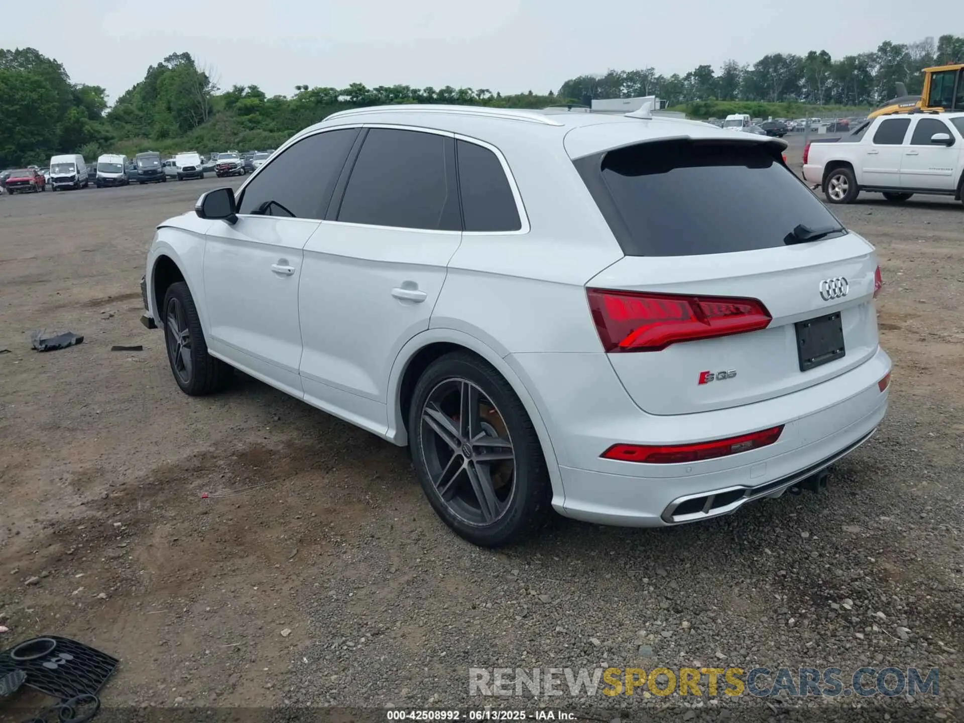 3 Photograph of a damaged car WA1B4AFYXL2075632 AUDI SQ5 2020