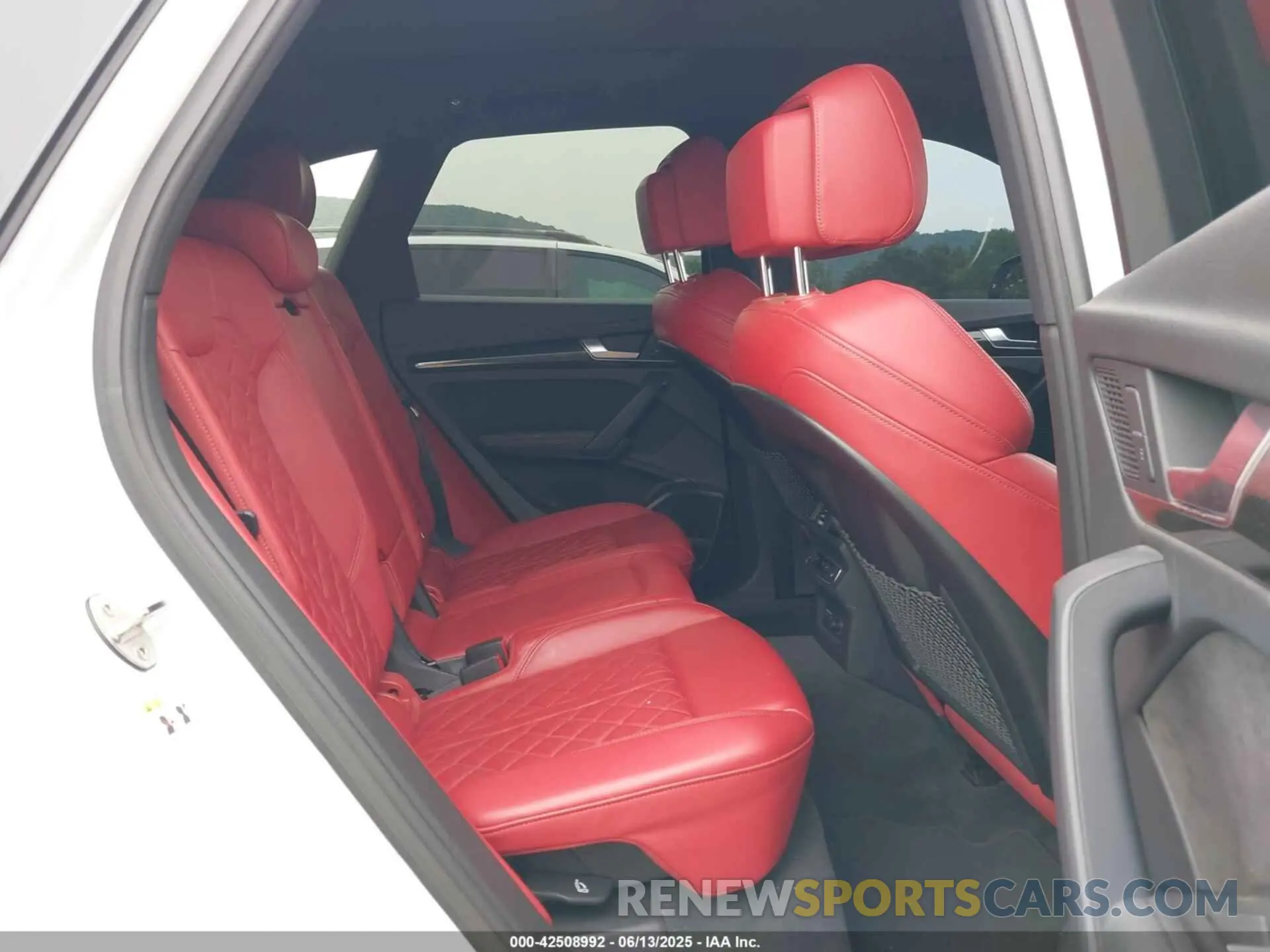 8 Photograph of a damaged car WA1B4AFYXL2075632 AUDI SQ5 2020