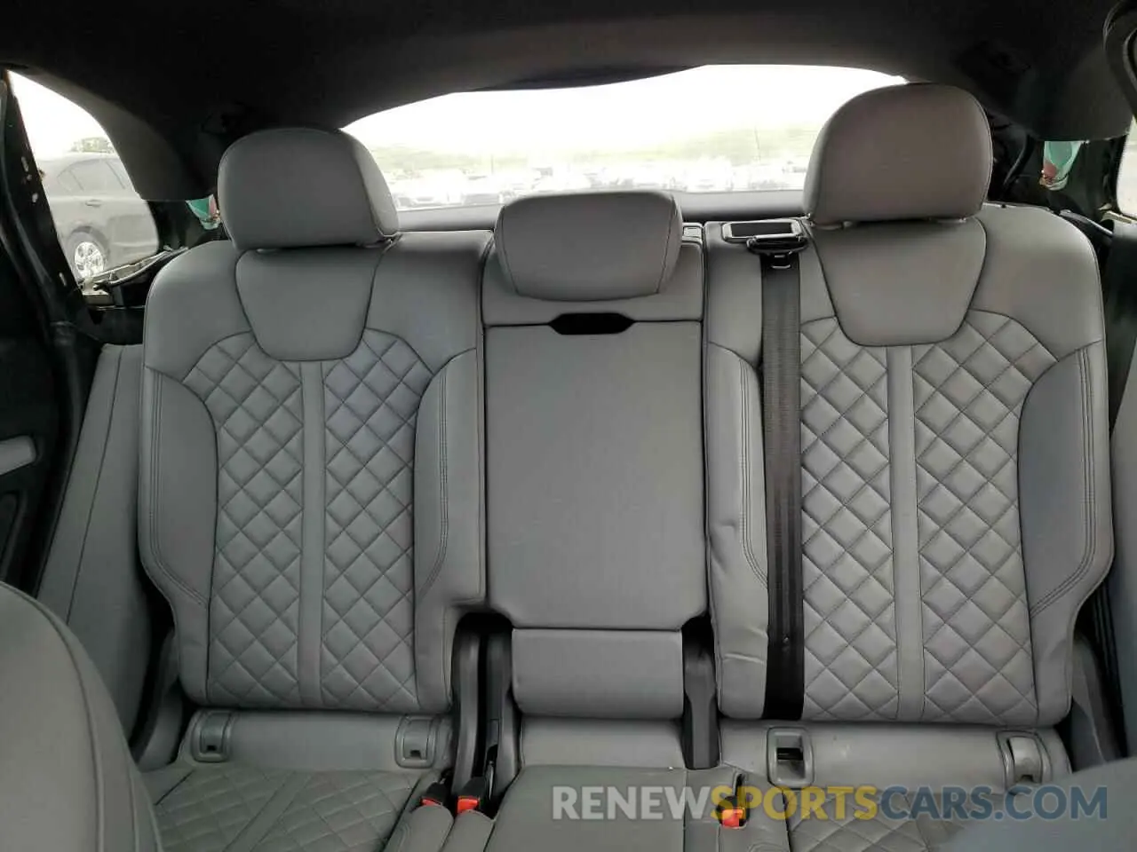 10 Photograph of a damaged car WA1B4BFYXL2002721 AUDI SQ5 2020