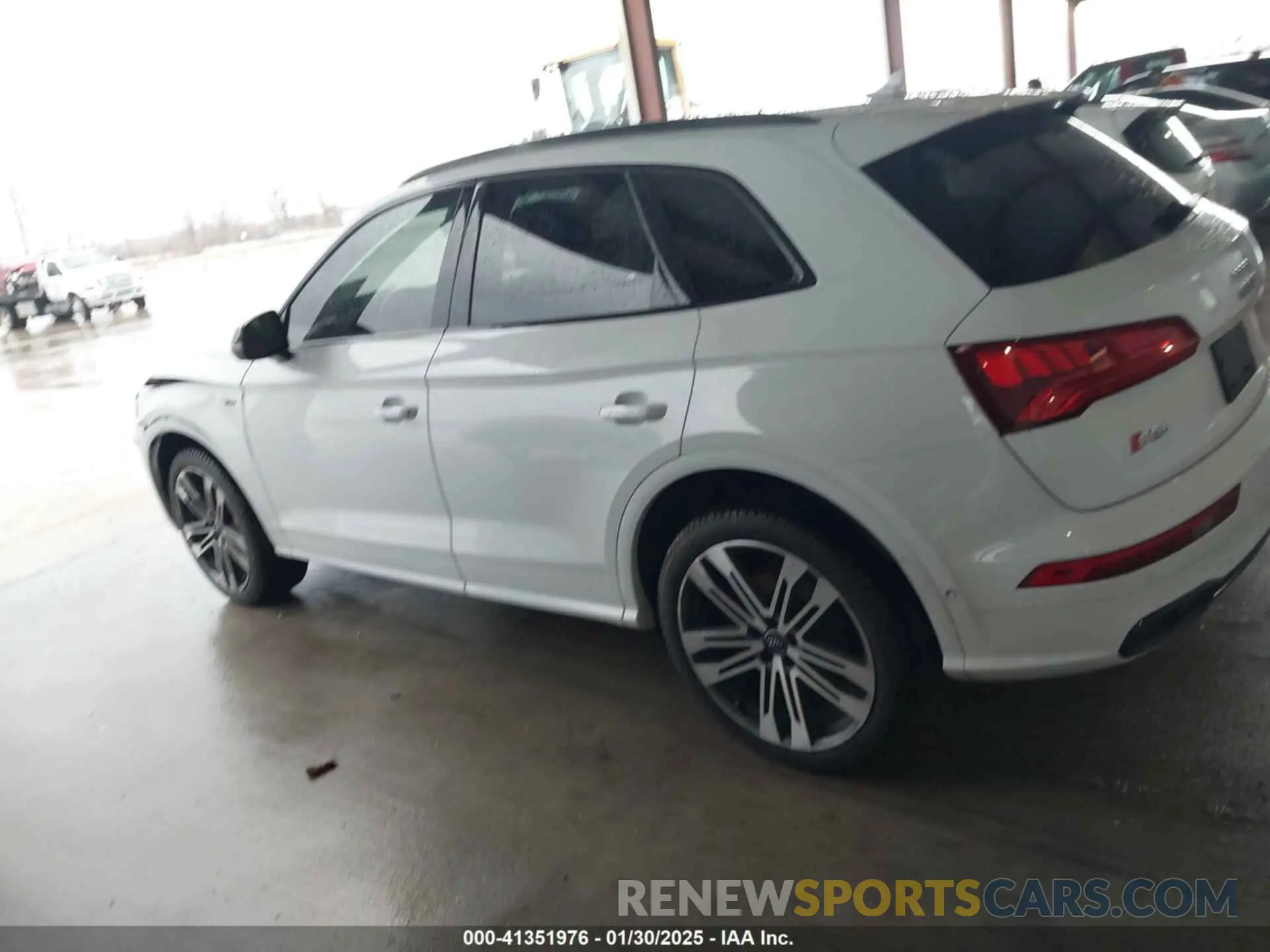 14 Photograph of a damaged car WA1C4AFY9L2068868 AUDI SQ5 2020