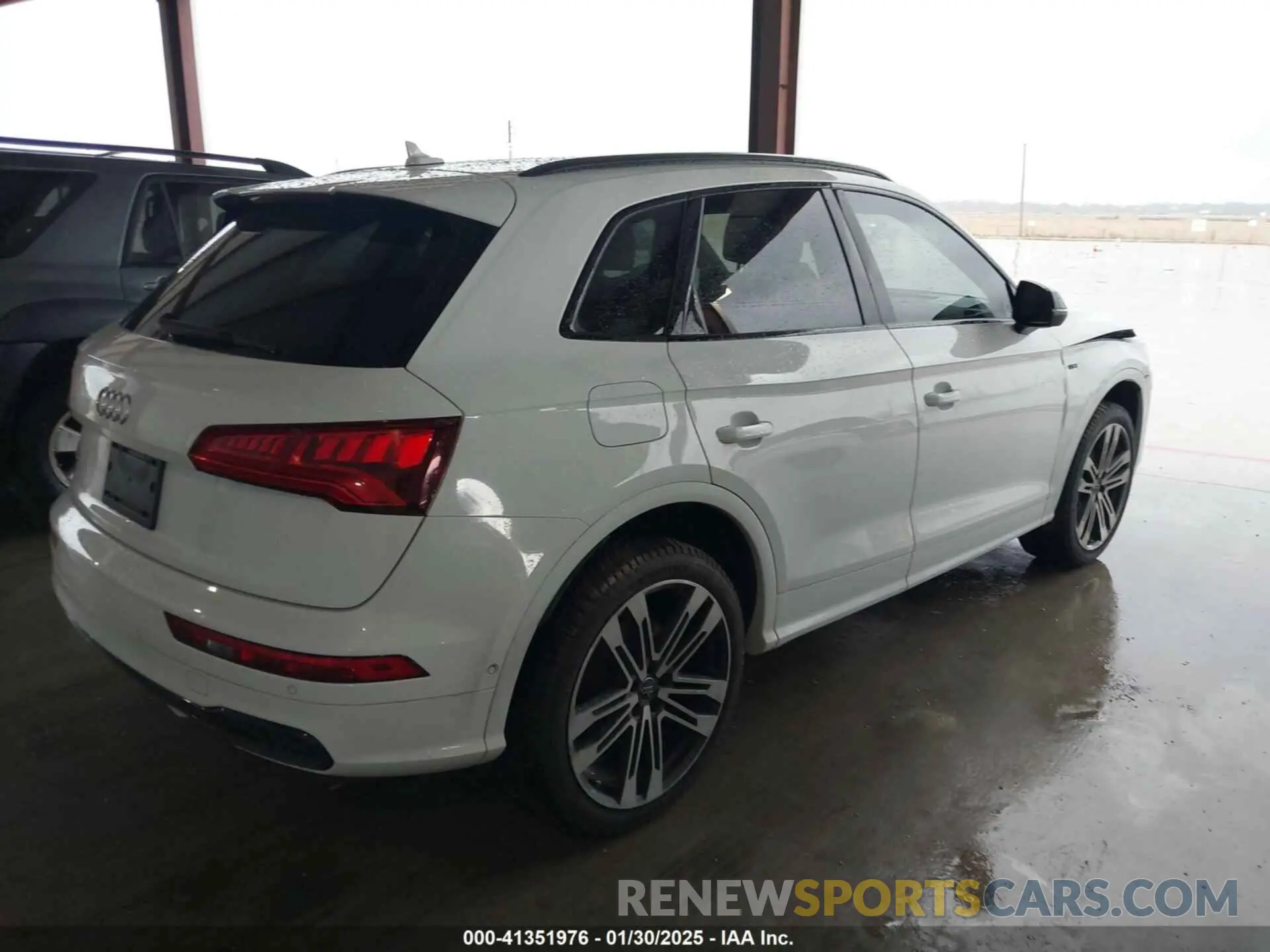 4 Photograph of a damaged car WA1C4AFY9L2068868 AUDI SQ5 2020