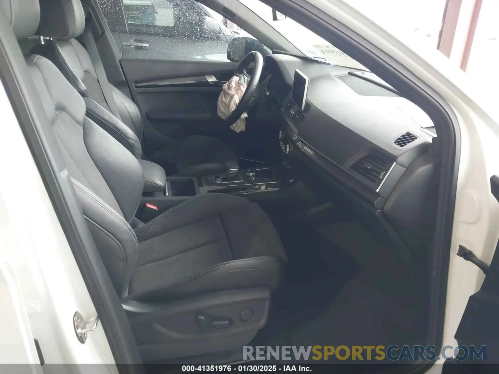5 Photograph of a damaged car WA1C4AFY9L2068868 AUDI SQ5 2020