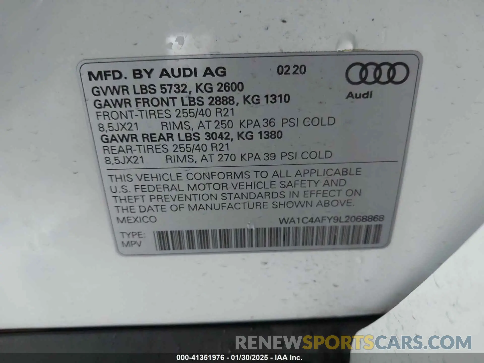 9 Photograph of a damaged car WA1C4AFY9L2068868 AUDI SQ5 2020
