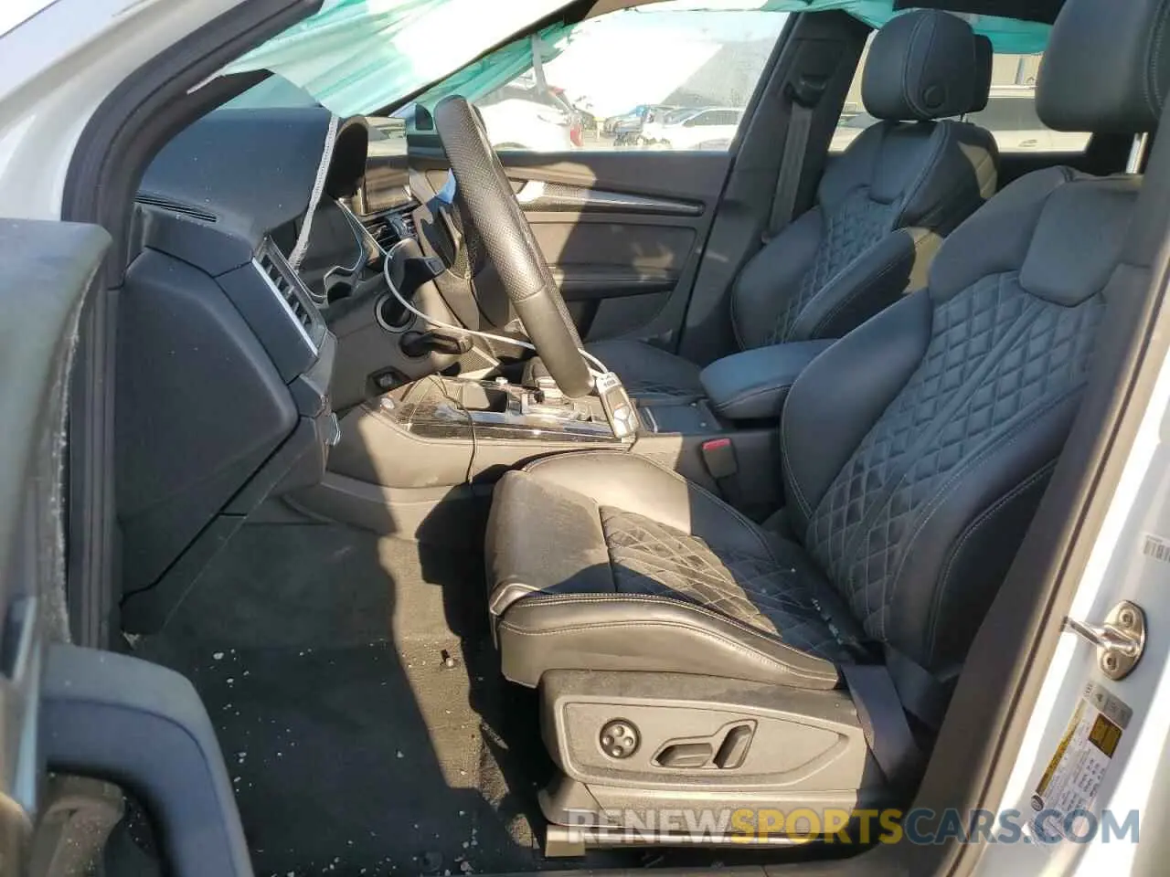 7 Photograph of a damaged car WA1B4AFY4M2047052 AUDI SQ5 2021