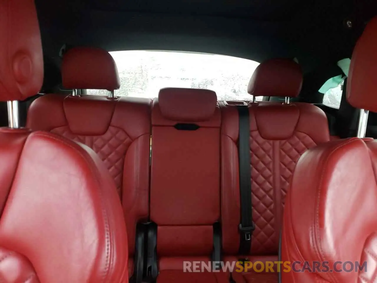 10 Photograph of a damaged car WA1B4AFY8M2044123 AUDI SQ5 2021