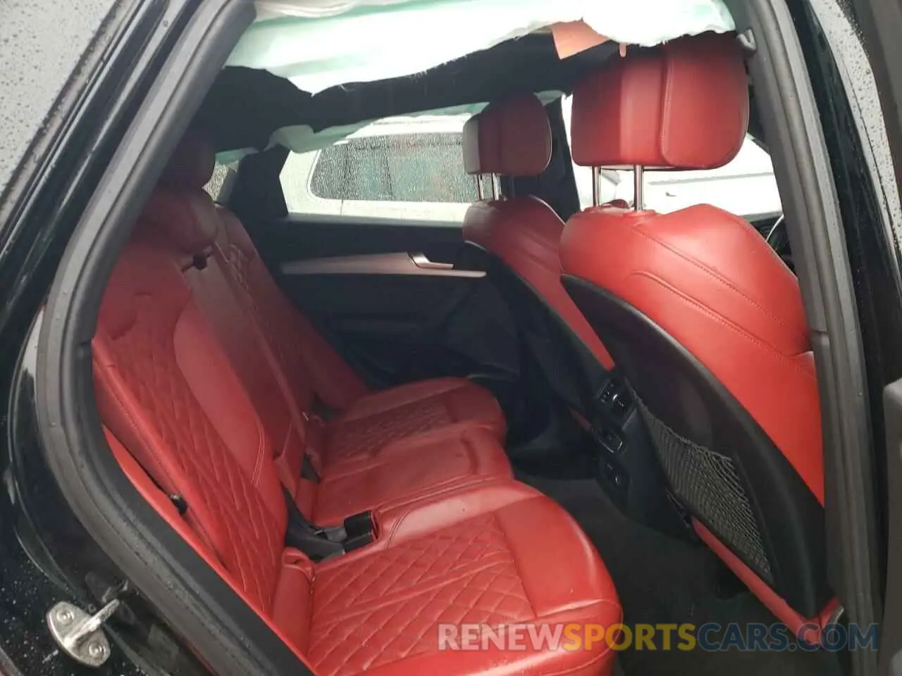 11 Photograph of a damaged car WA1B4AFY8M2044123 AUDI SQ5 2021
