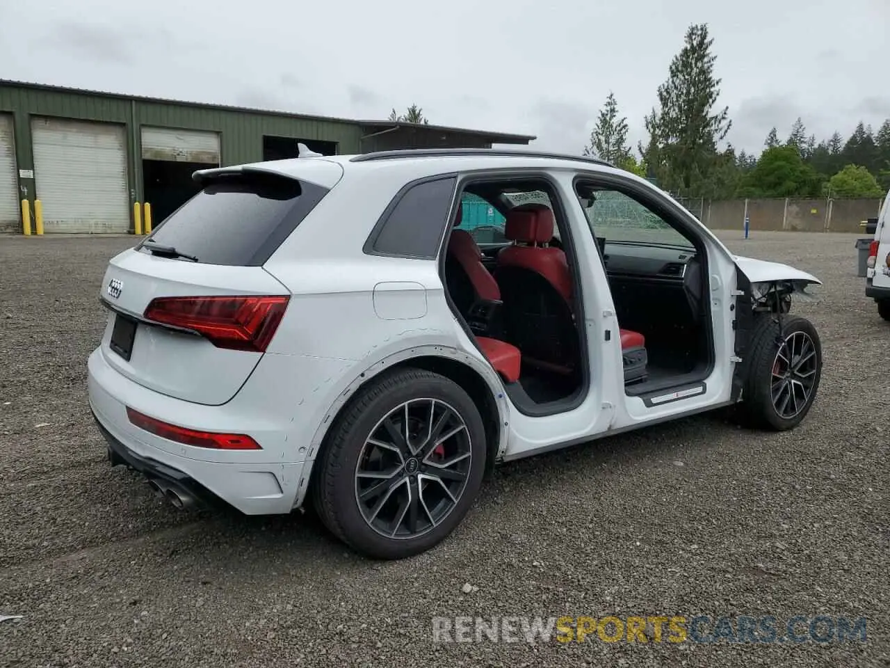 3 Photograph of a damaged car WA1C4AFYXM2030261 AUDI SQ5 2021