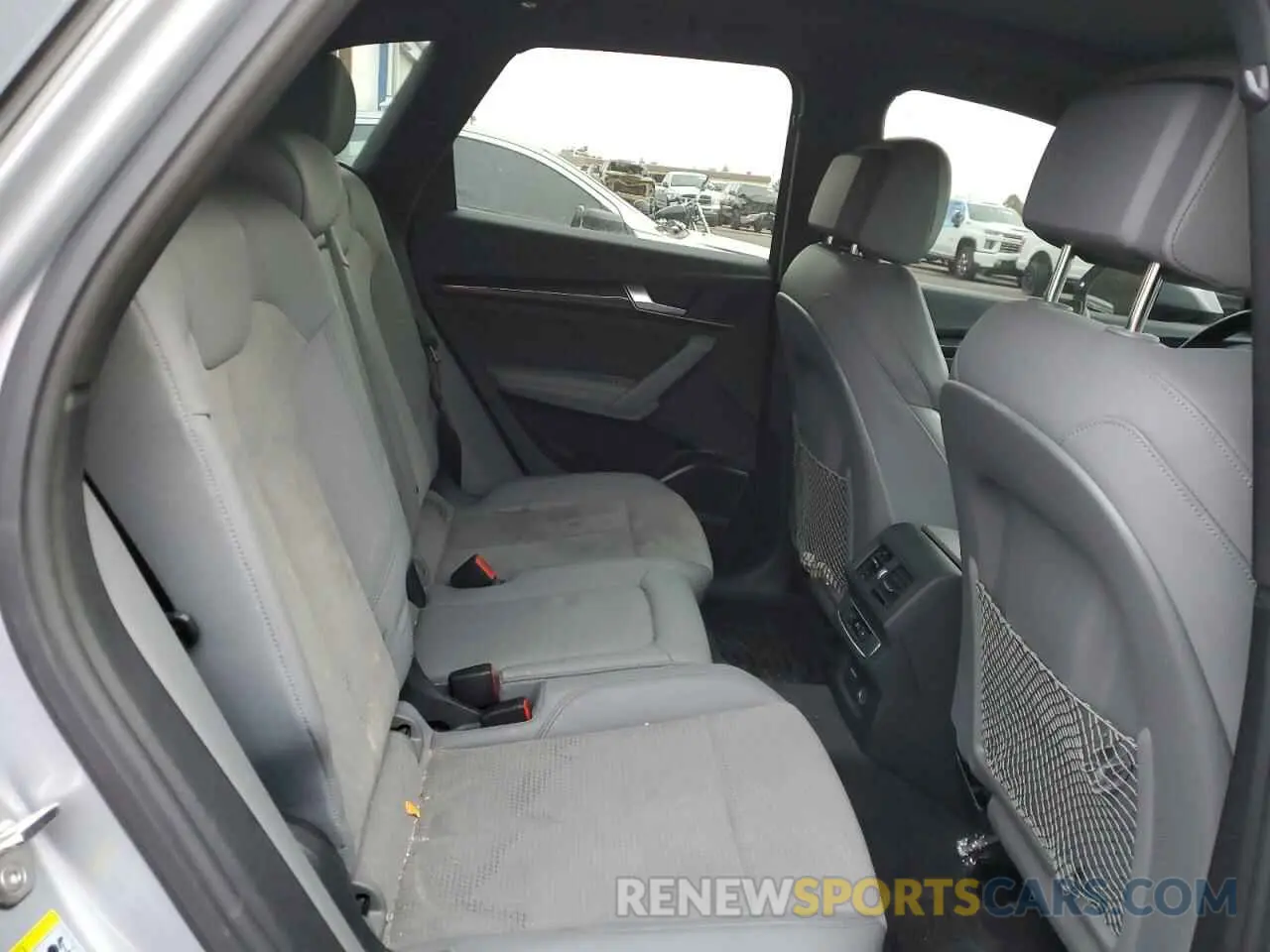 10 Photograph of a damaged car WA1B4AFY3N2093361 AUDI SQ5 2022