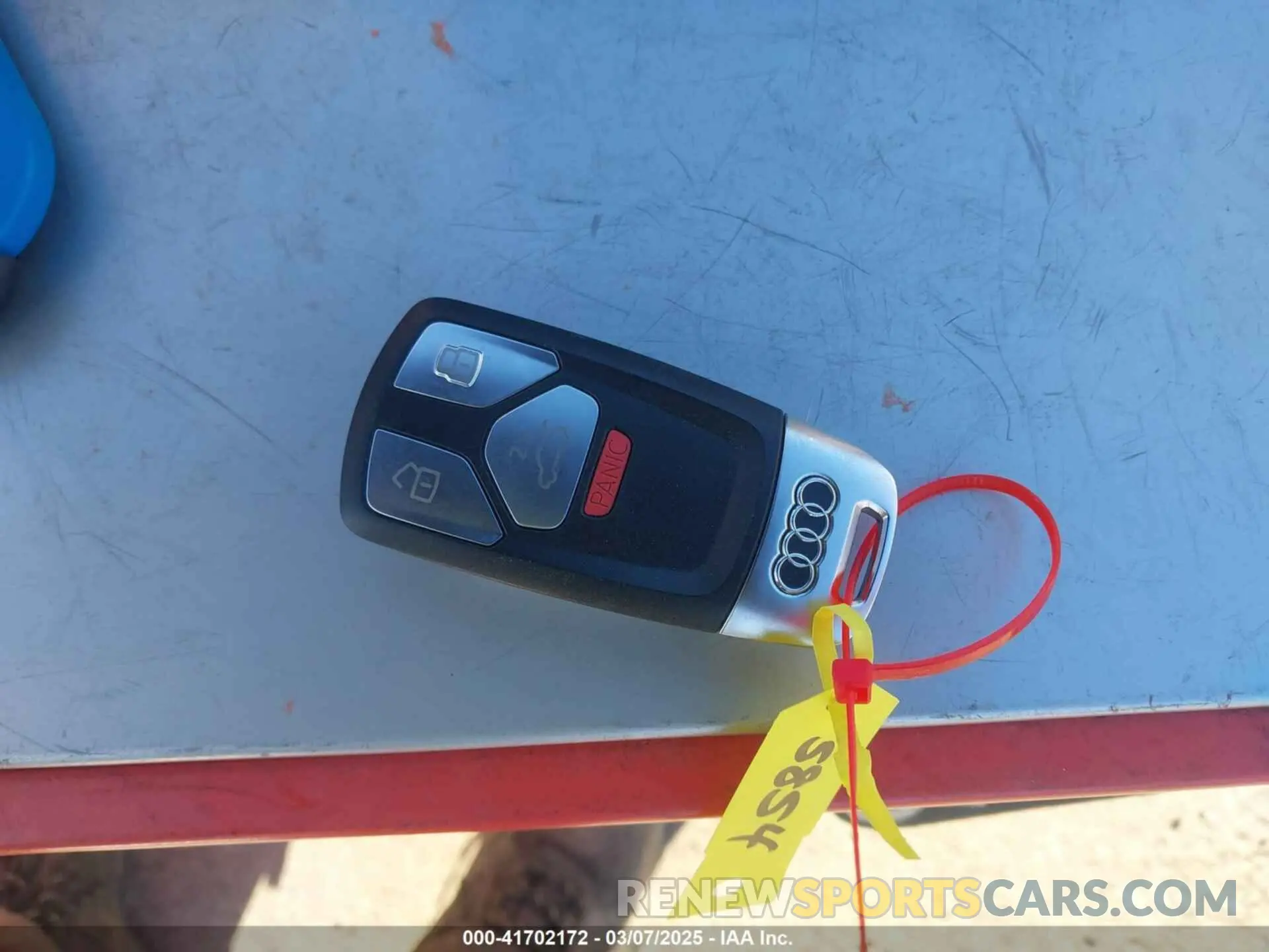 11 Photograph of a damaged car WA1B4AFY5P2037814 AUDI SQ5 2023