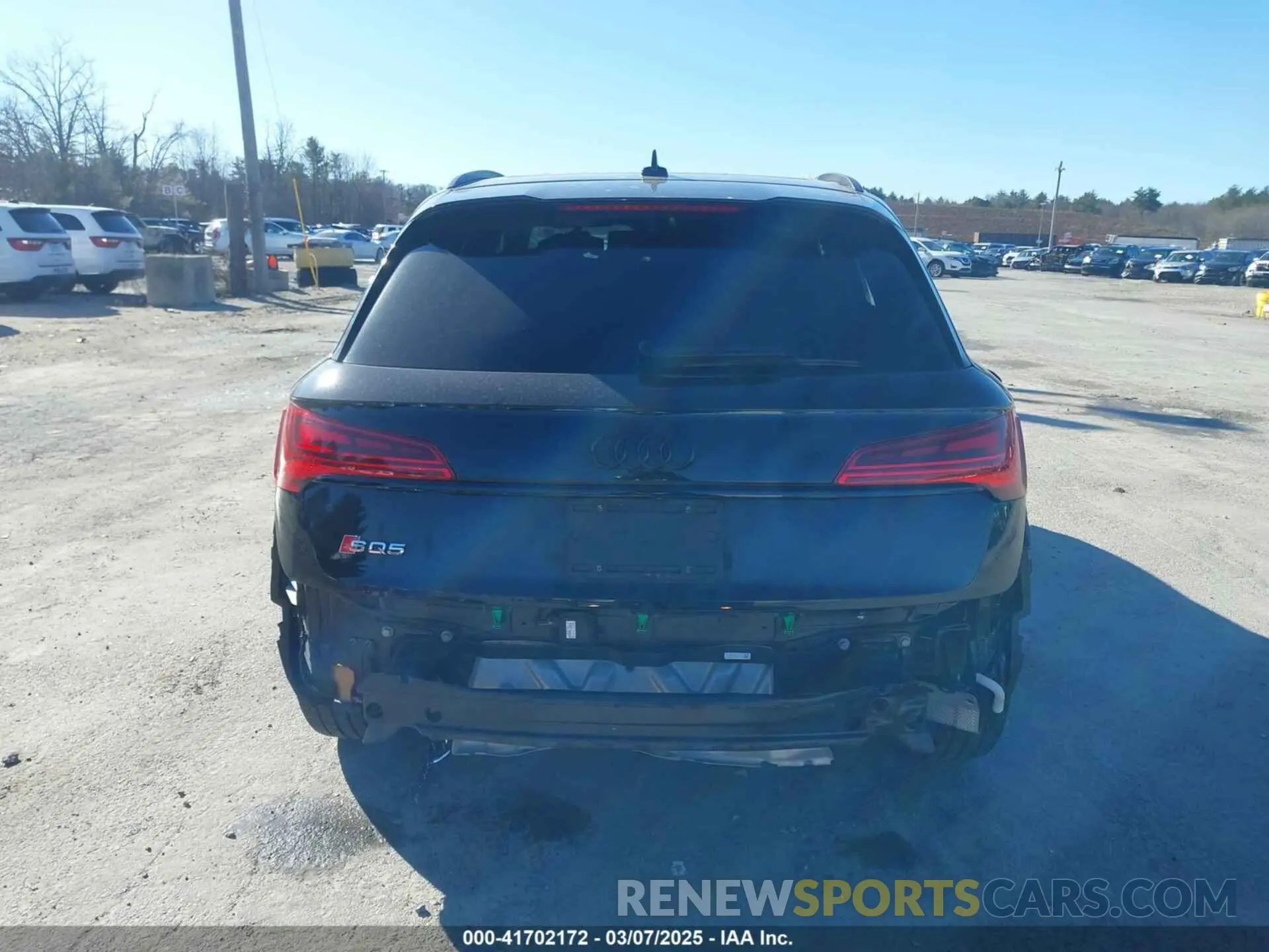 17 Photograph of a damaged car WA1B4AFY5P2037814 AUDI SQ5 2023