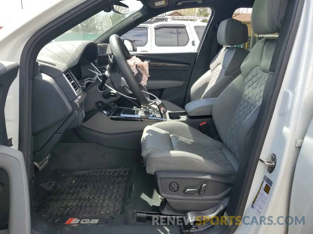 7 Фотография поврежденного автомобиля WA1B4AFY6P2192470 AUDI SQ5 2023