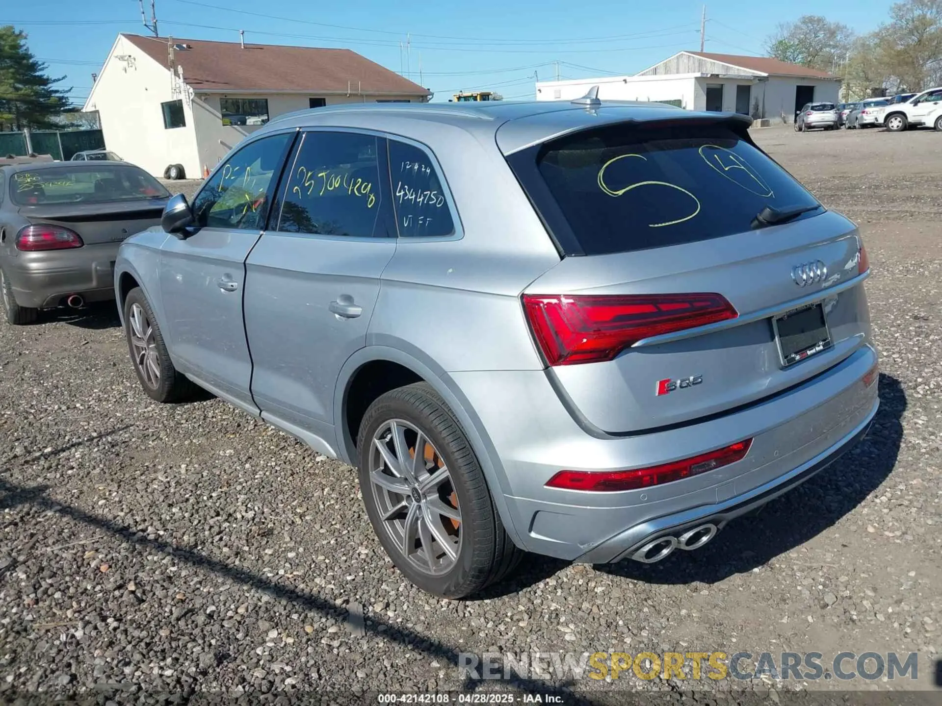 3 Фотография поврежденного автомобиля WA1A4AFYXR2128480 AUDI SQ5 2024