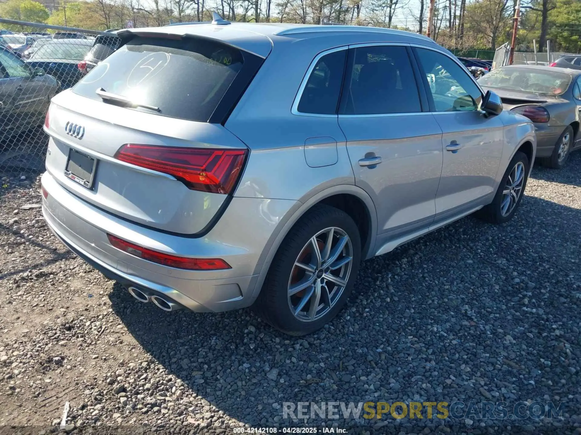 4 Фотография поврежденного автомобиля WA1A4AFYXR2128480 AUDI SQ5 2024