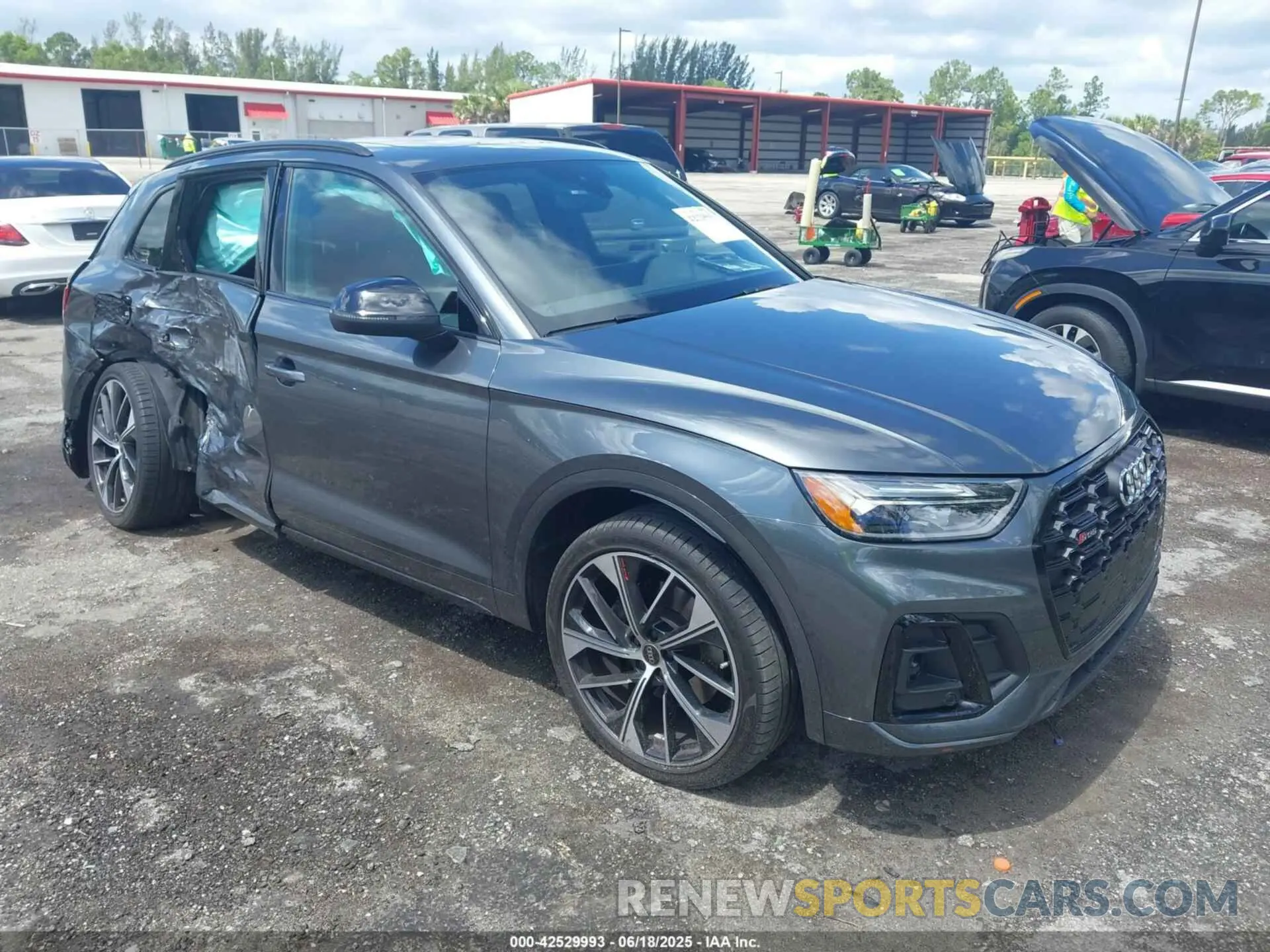1 Фотография поврежденного автомобиля WA1B4AFY0R2011267 AUDI SQ5 2024