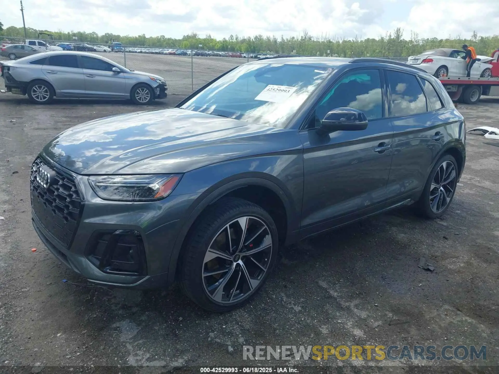 2 Фотография поврежденного автомобиля WA1B4AFY0R2011267 AUDI SQ5 2024