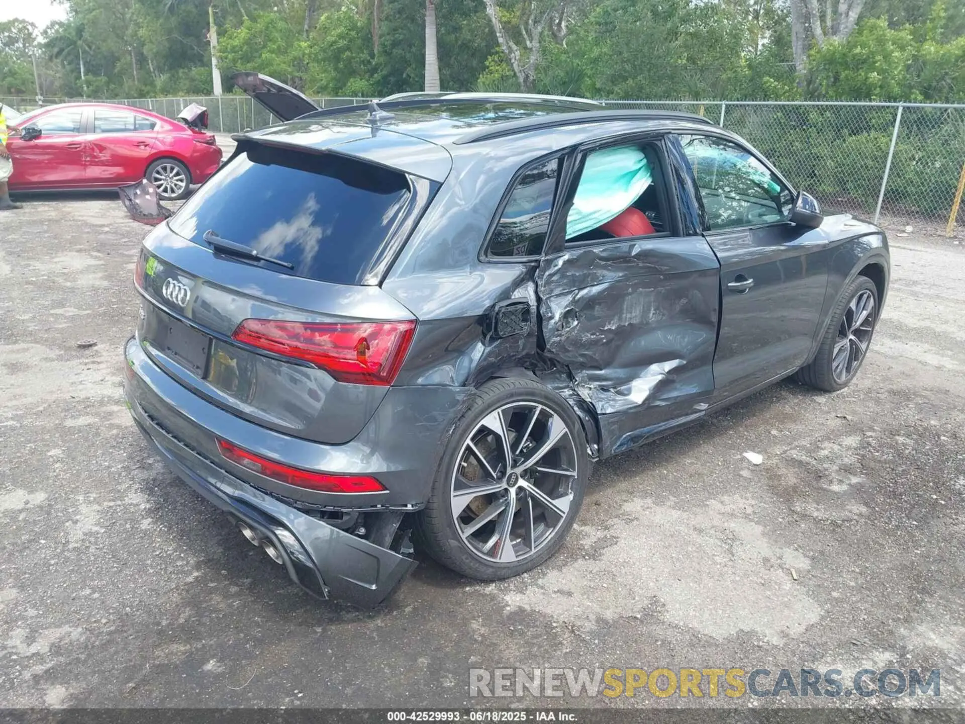 4 Фотография поврежденного автомобиля WA1B4AFY0R2011267 AUDI SQ5 2024