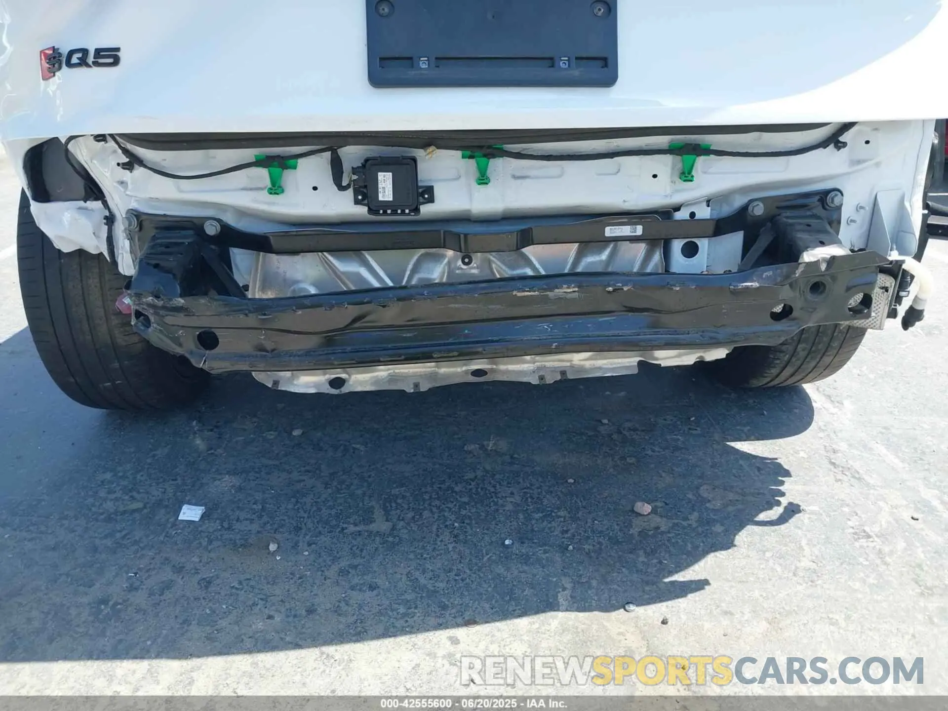 6 Photograph of a damaged car WA1B4AFY0R2036623 AUDI SQ5 2024