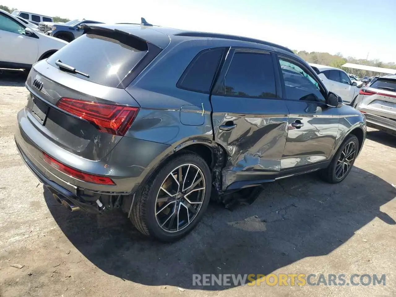 3 Photograph of a damaged car WA1B4AFY1R2035223 AUDI SQ5 2024