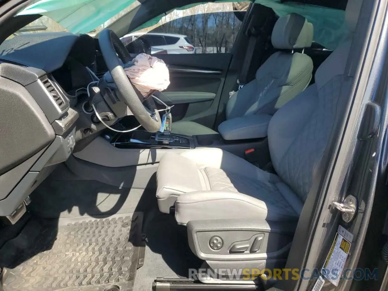 7 Photograph of a damaged car WA1B4AFY1R2035223 AUDI SQ5 2024