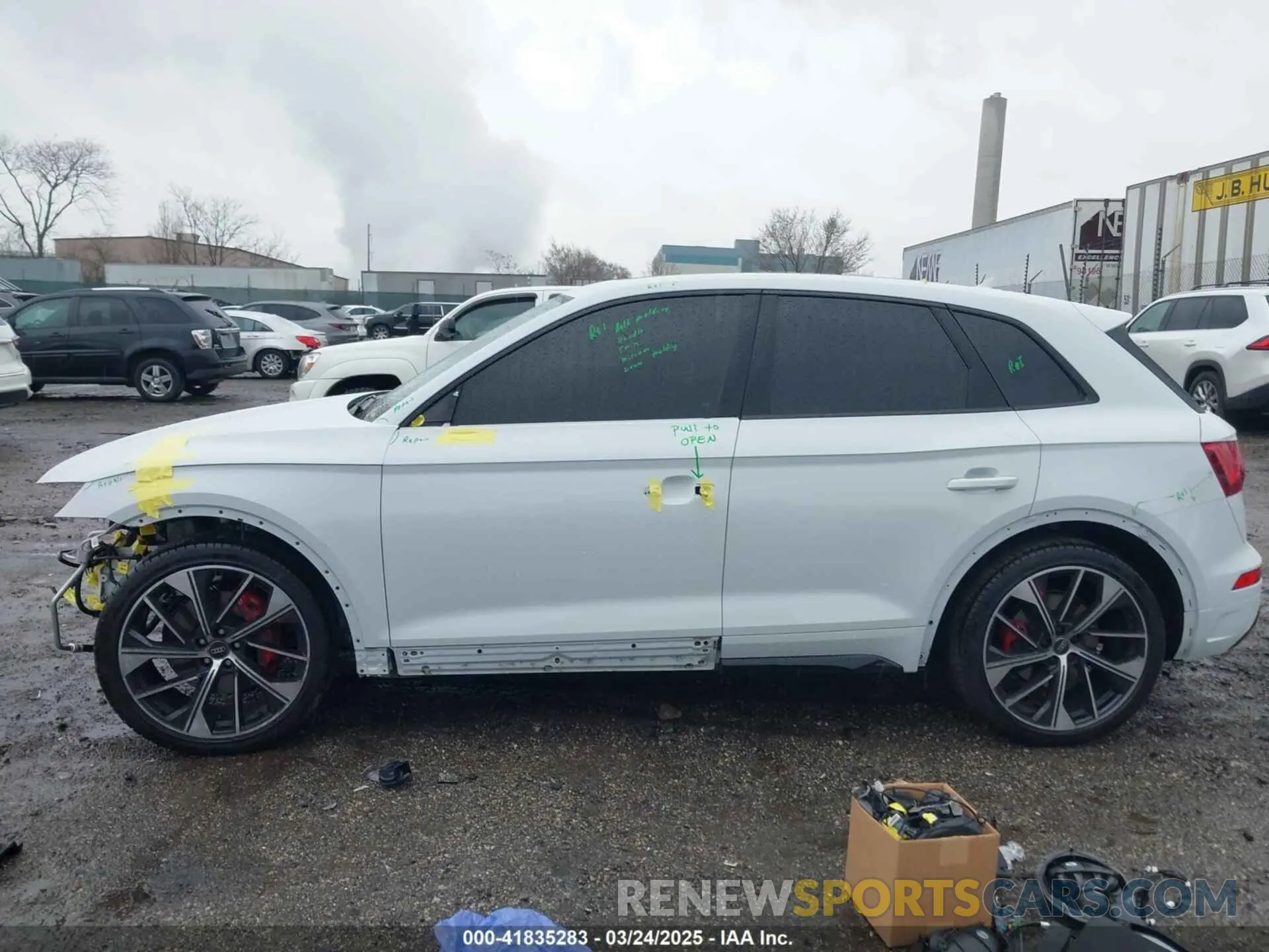 13 Фотография поврежденного автомобиля WA1B4AFY2R2016549 AUDI SQ5 2024