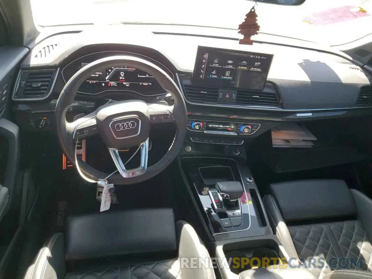 8 Photograph of a damaged car WA1B4AFY2R2018589 AUDI SQ5 2024