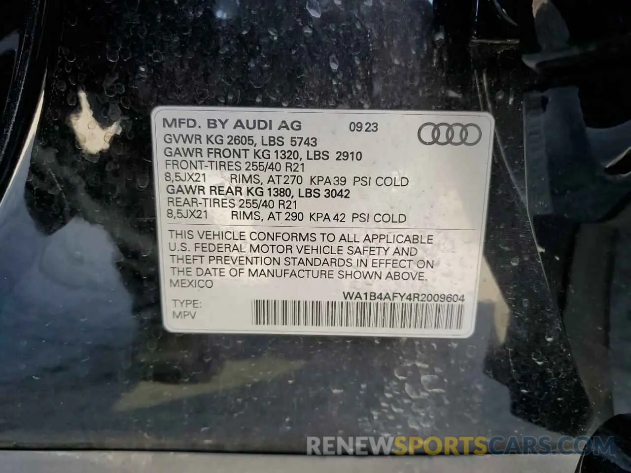 15 Photograph of a damaged car WA1B4AFY4R2009604 AUDI SQ5 2024