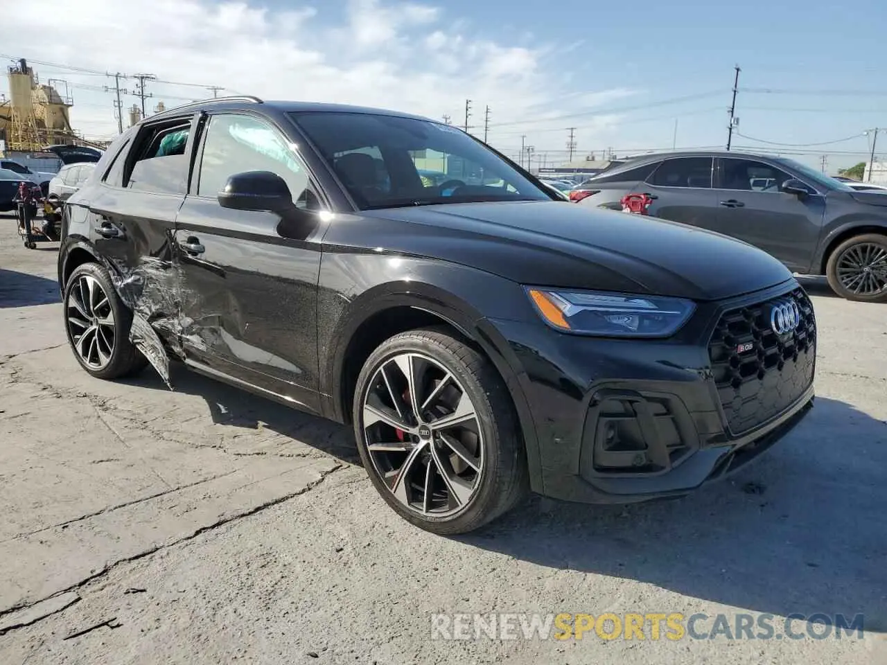 4 Photograph of a damaged car WA1B4AFY4R2009604 AUDI SQ5 2024