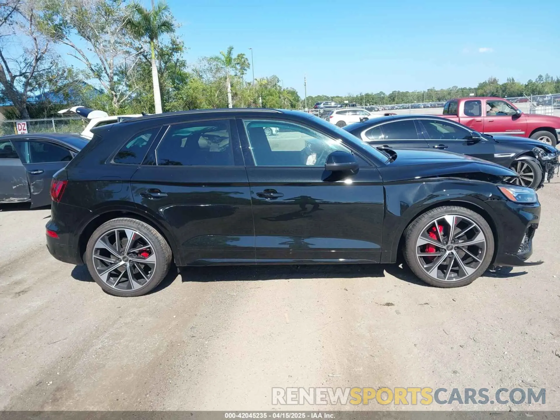 13 Фотография поврежденного автомобиля WA1B4AFY7R2037896 AUDI SQ5 2024