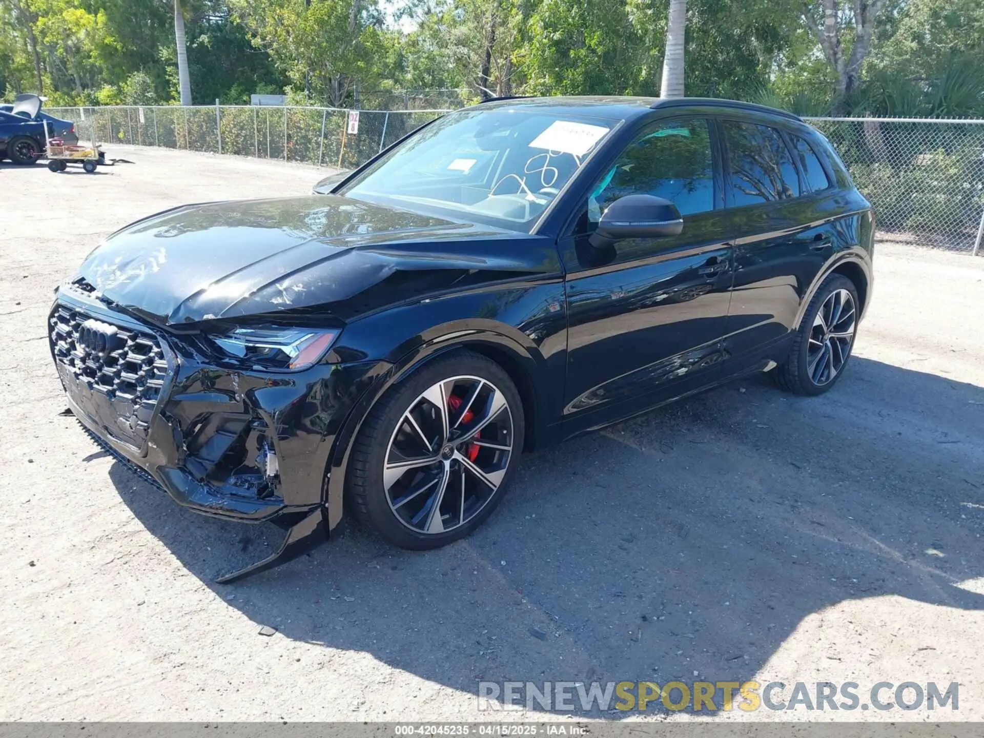 2 Фотография поврежденного автомобиля WA1B4AFY7R2037896 AUDI SQ5 2024