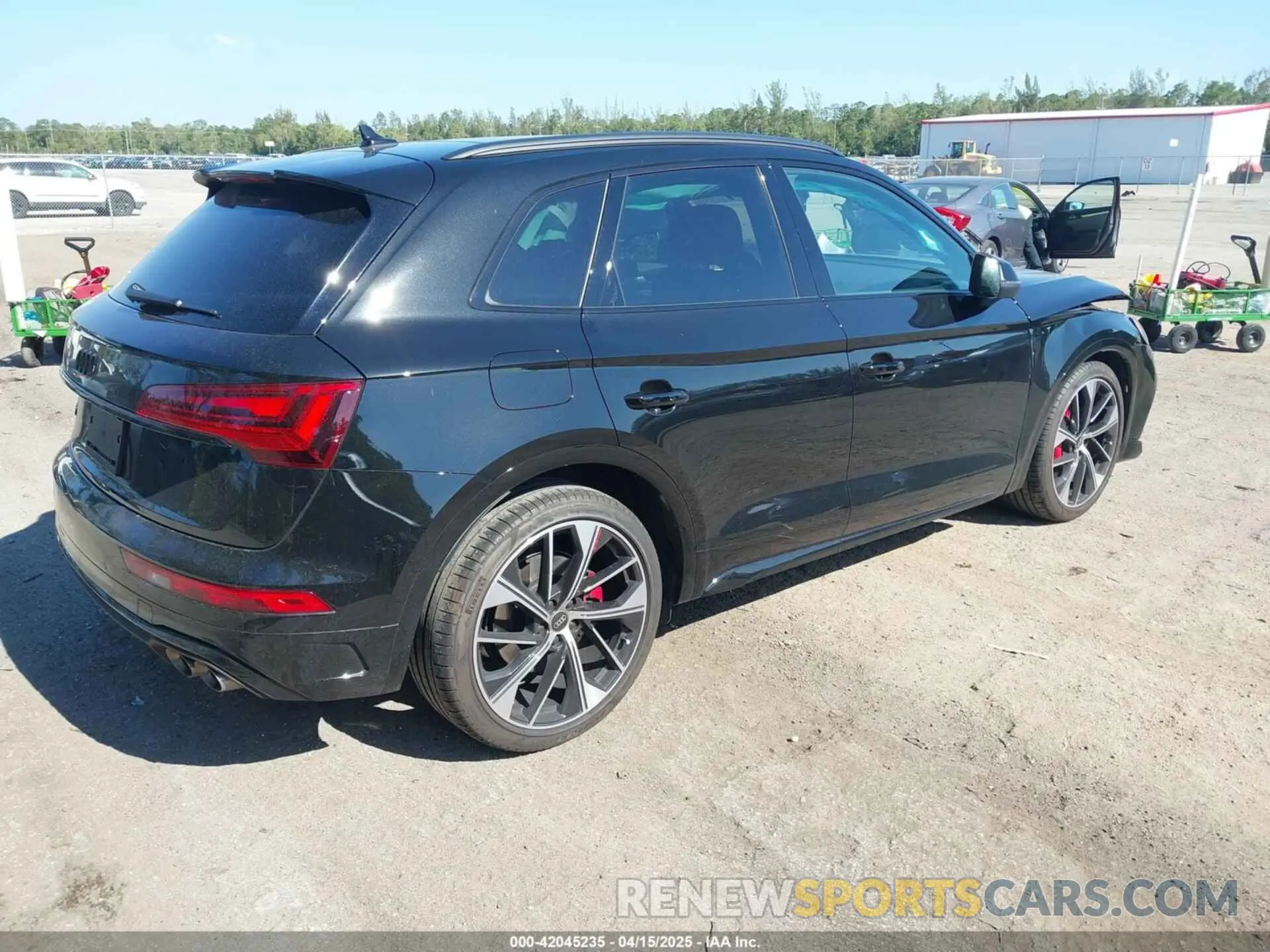 4 Фотография поврежденного автомобиля WA1B4AFY7R2037896 AUDI SQ5 2024