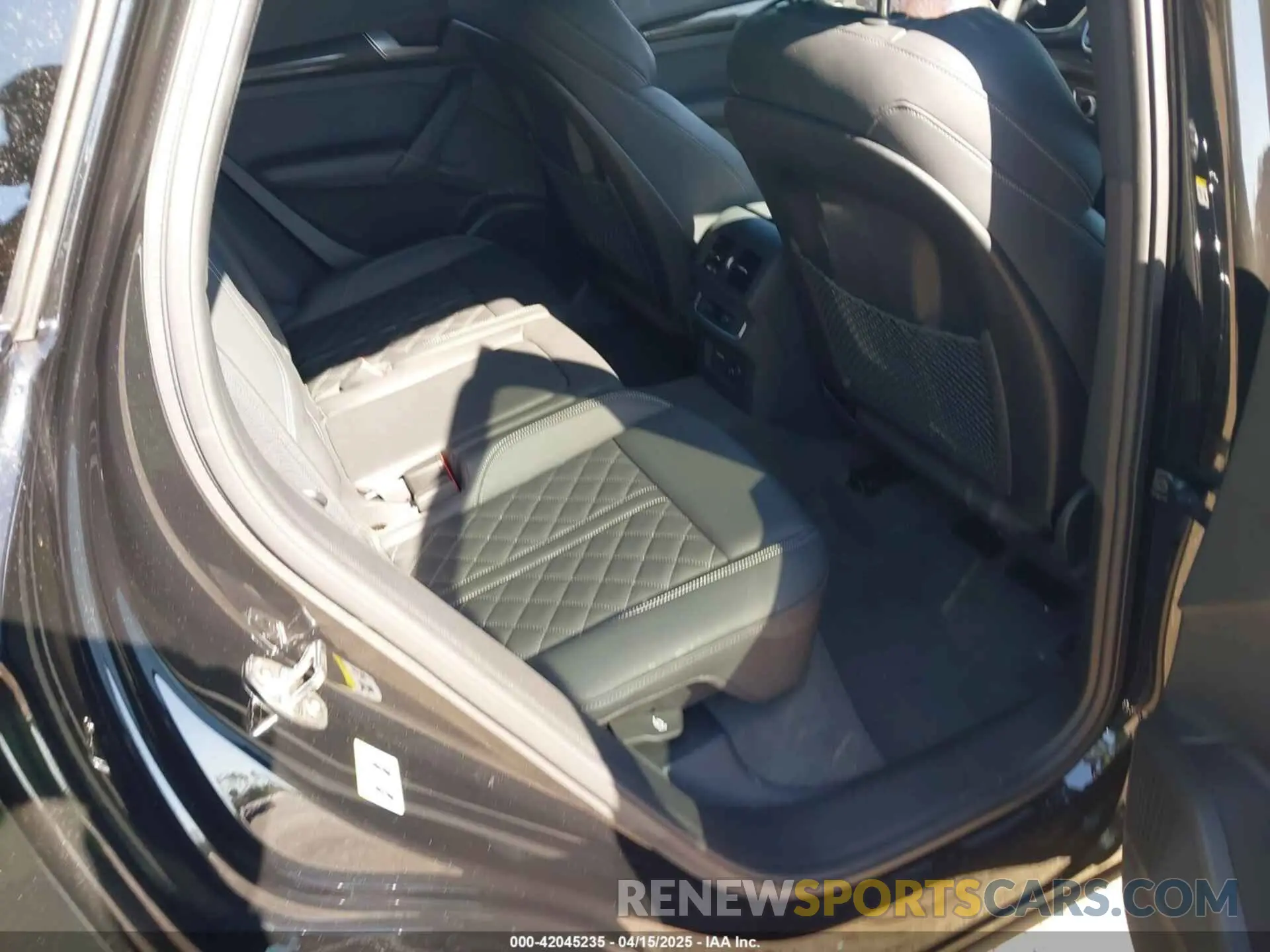 8 Фотография поврежденного автомобиля WA1B4AFY7R2037896 AUDI SQ5 2024