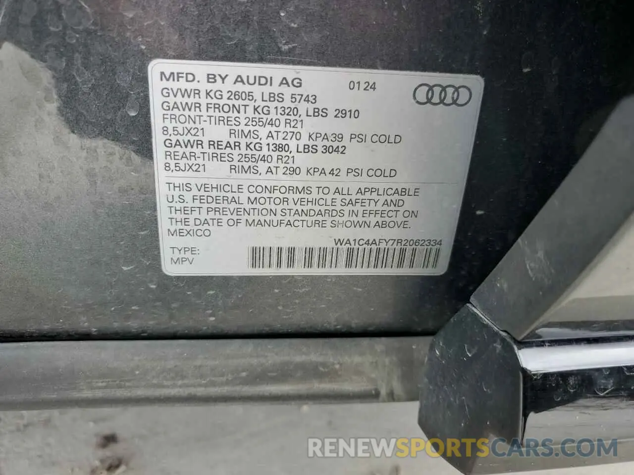 13 Photograph of a damaged car WA1C4AFY7R2062334 AUDI SQ5 2024