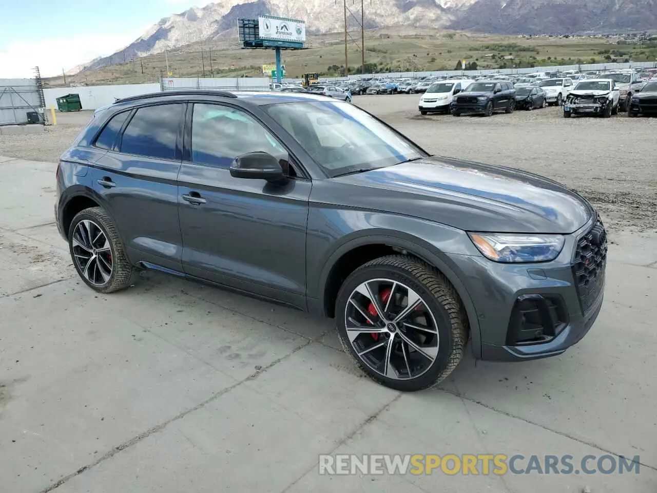 4 Photograph of a damaged car WA1C4AFY7R2062334 AUDI SQ5 2024