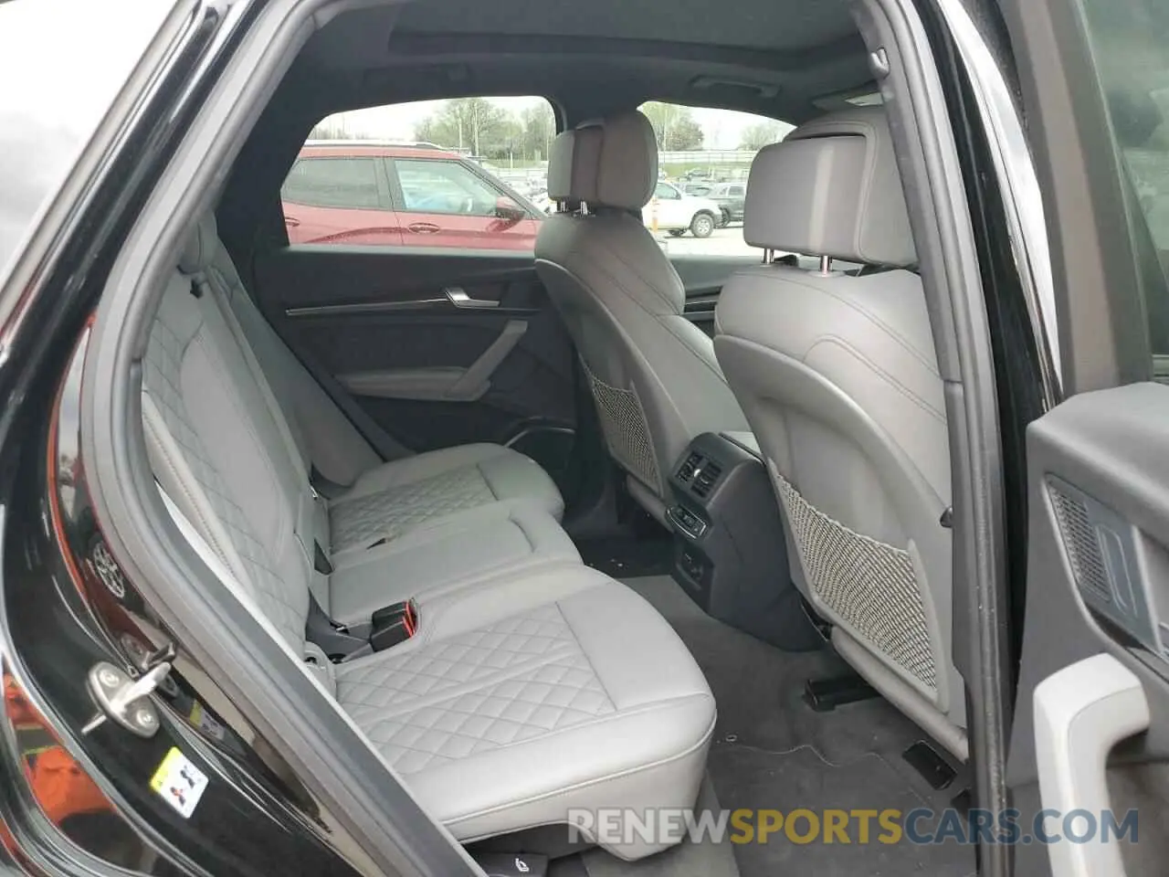 11 Photograph of a damaged car WA134BFYXM2068952 AUDI SQ5 SPORTB 2021