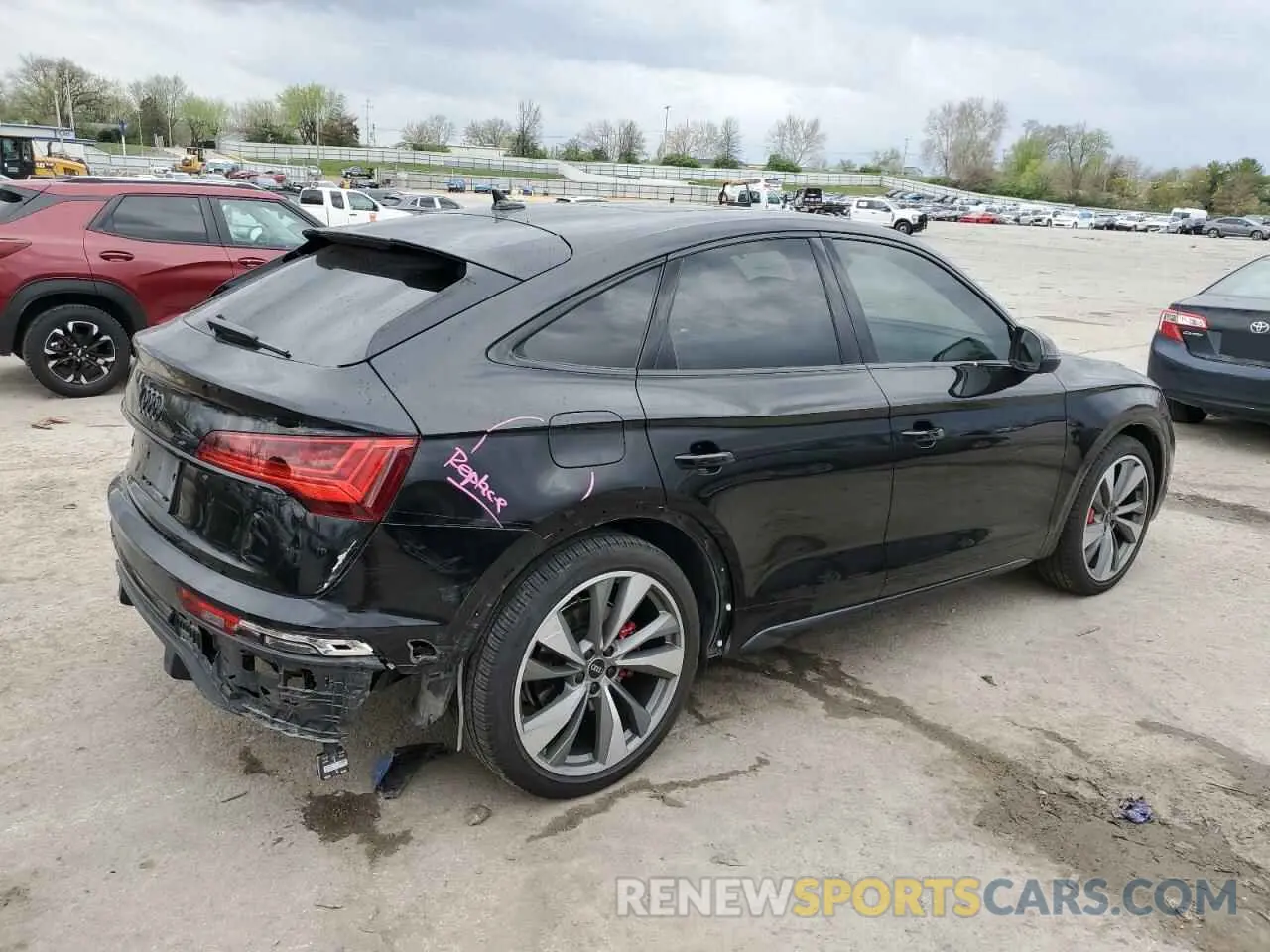 3 Photograph of a damaged car WA134BFYXM2068952 AUDI SQ5 SPORTB 2021