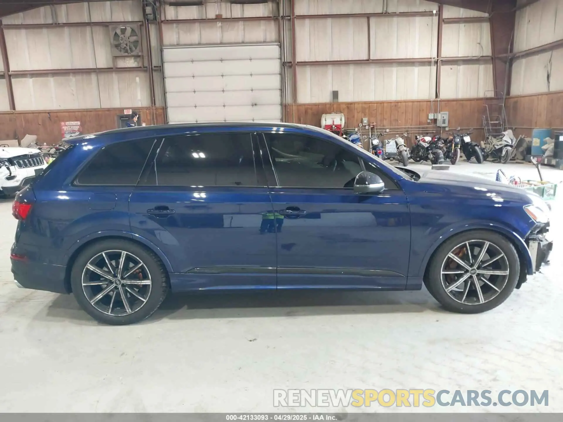 13 Photograph of a damaged car WA1VWAF73LD013508 AUDI SQ7 2020