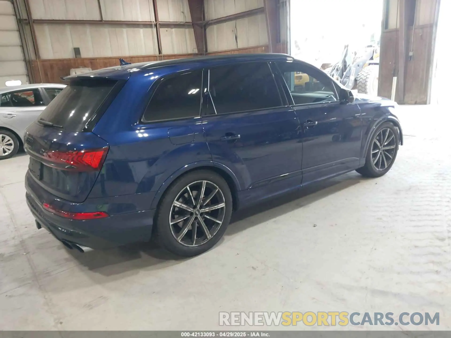 4 Photograph of a damaged car WA1VWAF73LD013508 AUDI SQ7 2020
