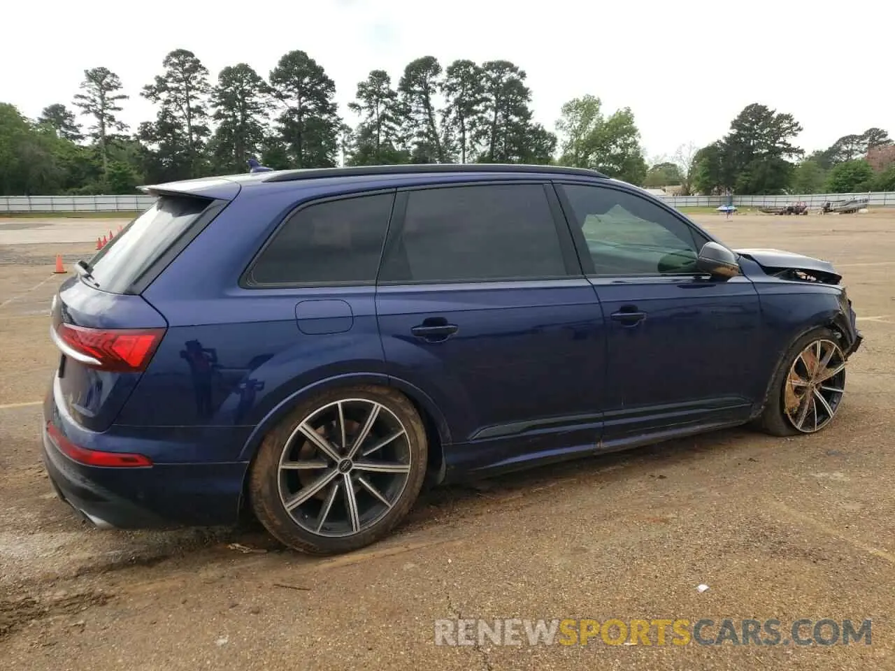 3 Фотография поврежденного автомобиля WA1VWBF70MD010573 AUDI SQ7 2021