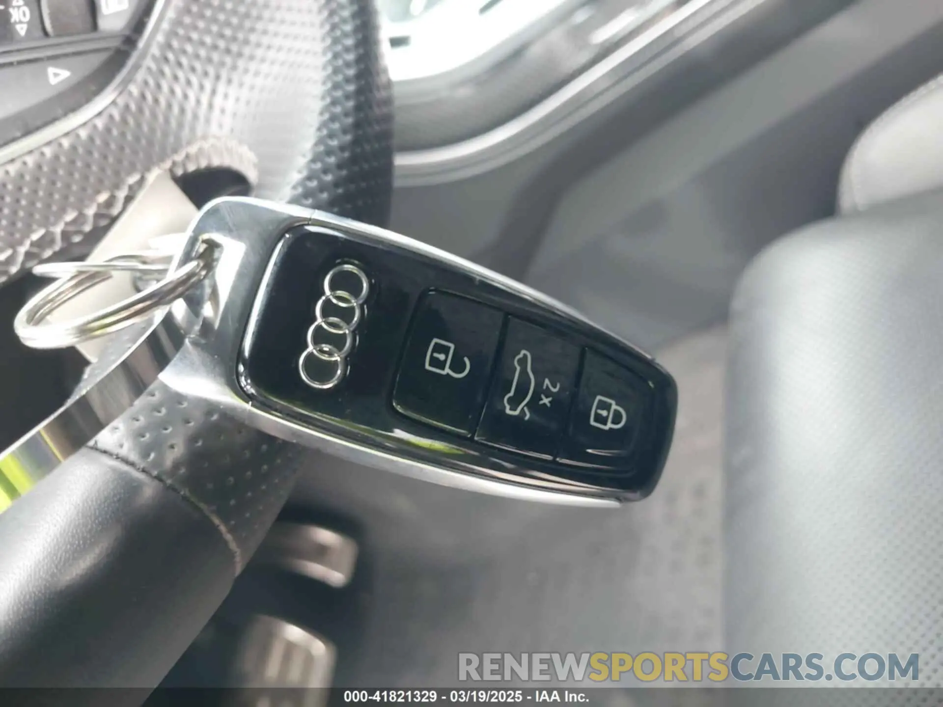 11 Фотография поврежденного автомобиля WA1VWBF74MD000533 AUDI SQ7 2021