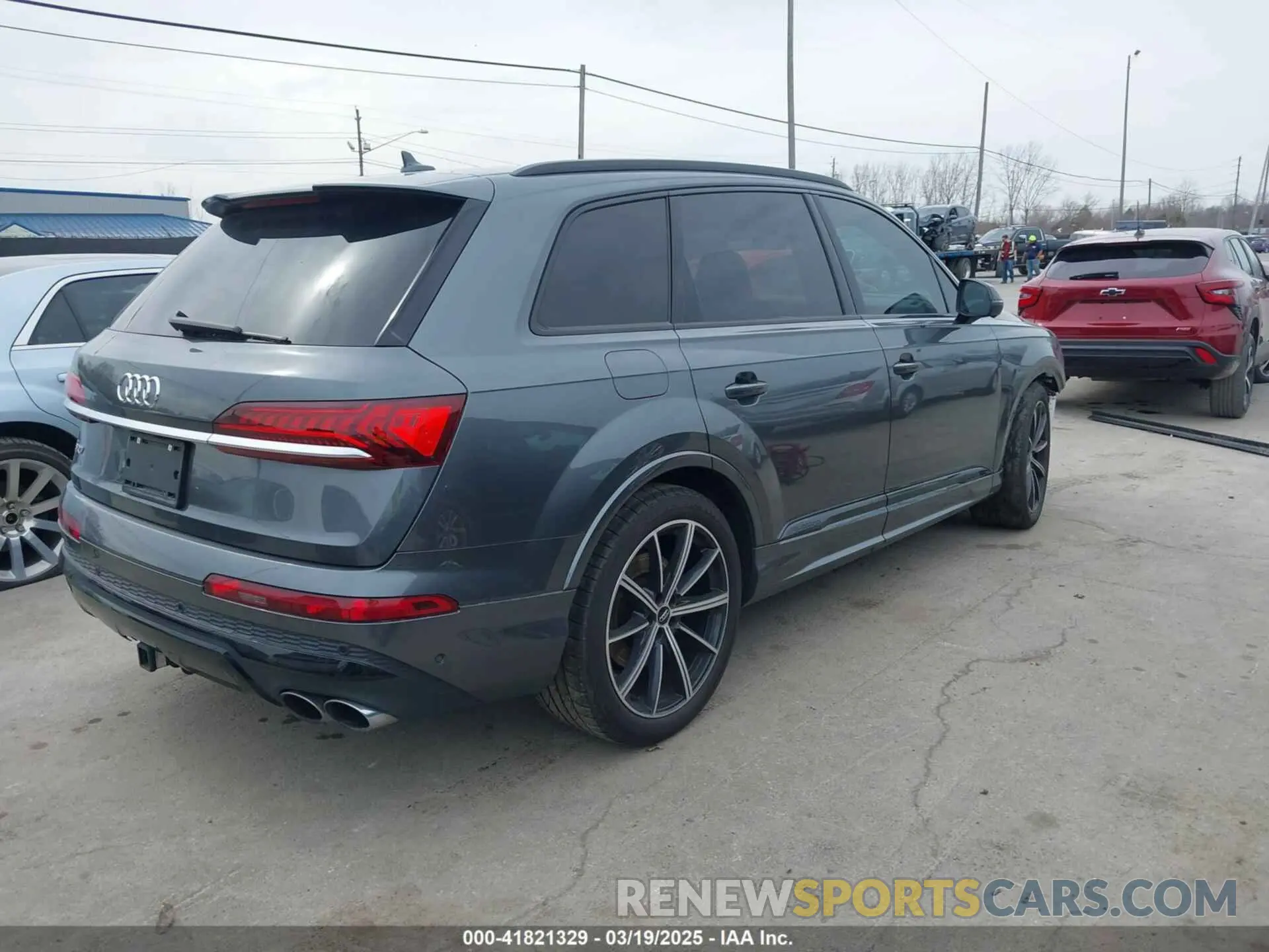 4 Фотография поврежденного автомобиля WA1VWBF74MD000533 AUDI SQ7 2021