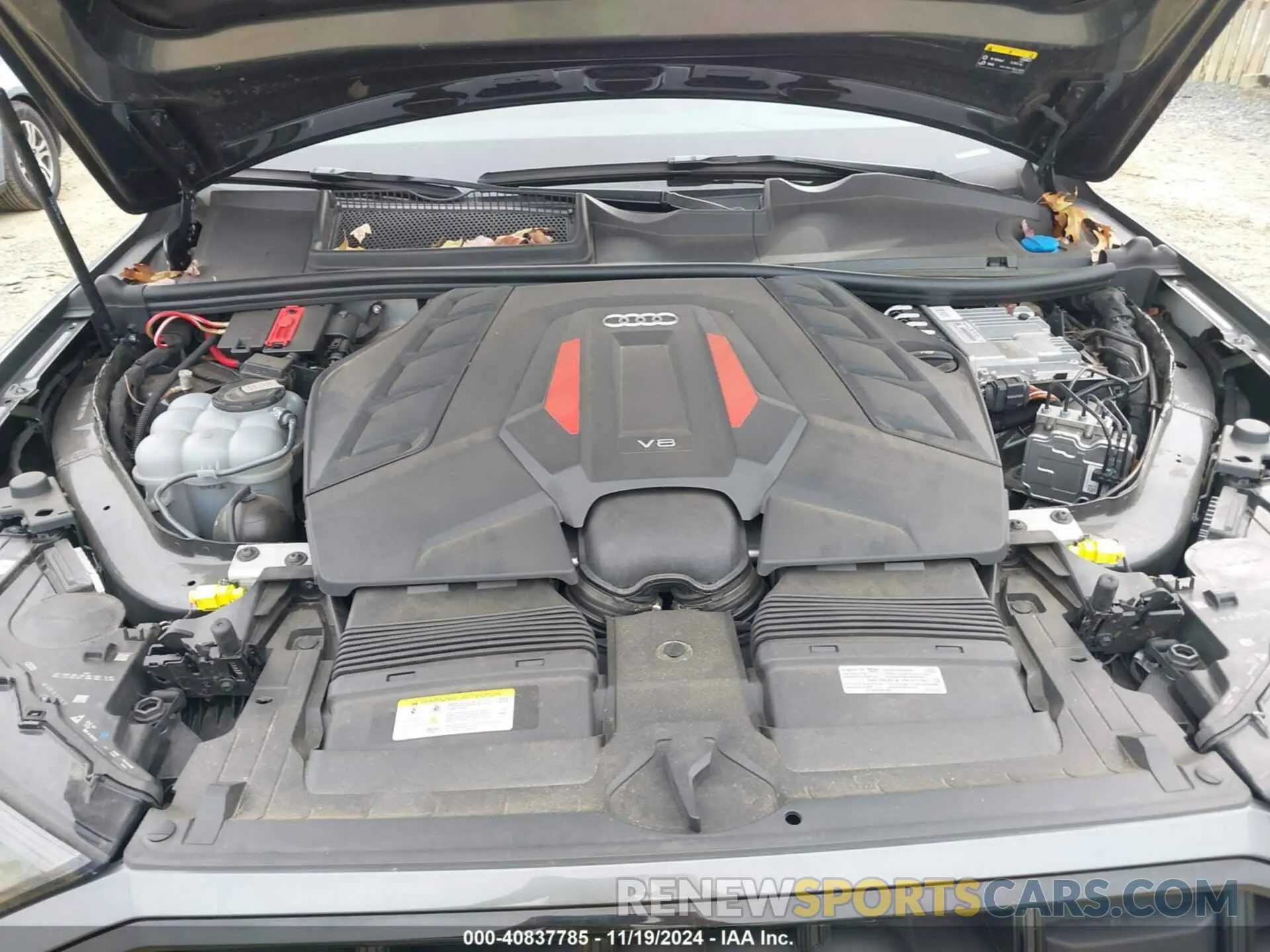 10 Photograph of a damaged car WA1VWBF72ND021608 AUDI SQ7 2022