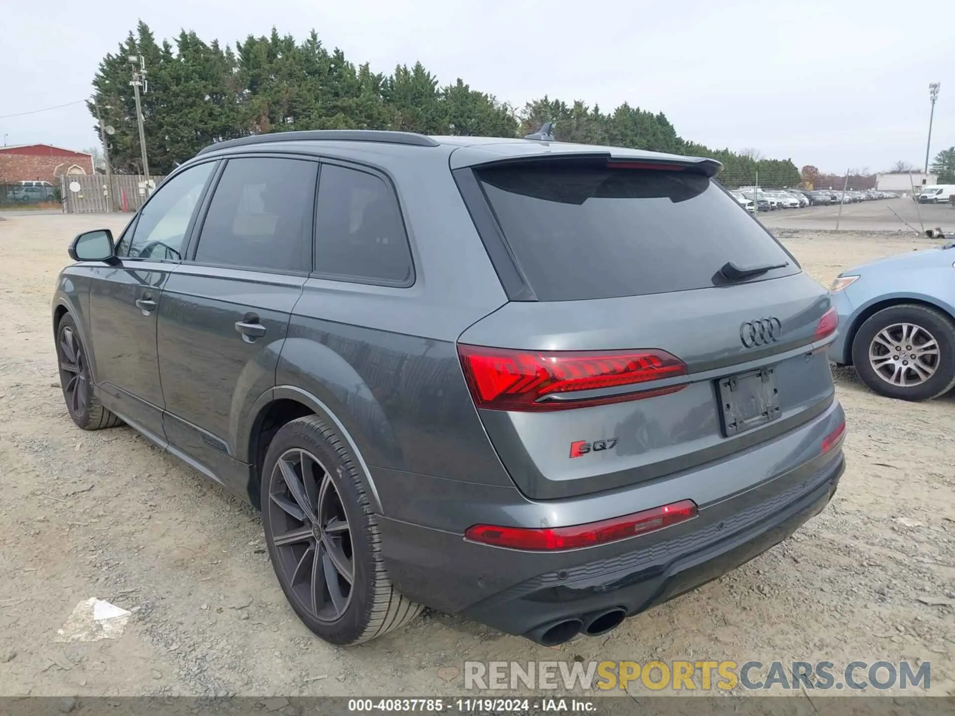 3 Photograph of a damaged car WA1VWBF72ND021608 AUDI SQ7 2022